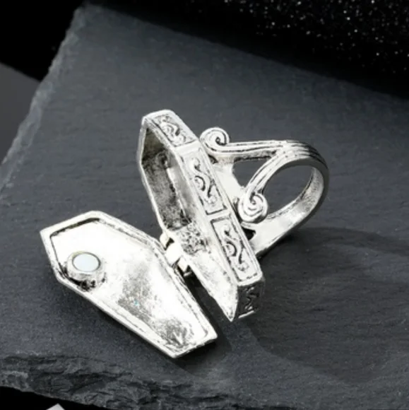 LAST ONE~Vampires Coffin Ring Coffin Opens & Closes Red & Silver Colored Size 7 - Picture 3 of 5